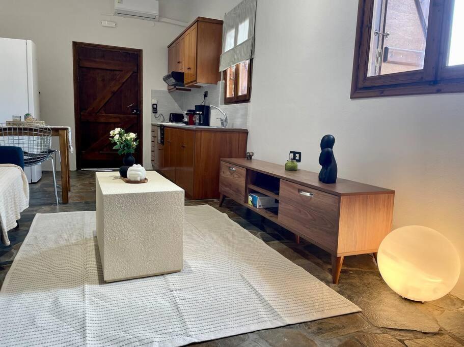 Almond Home Livadia  외부 사진