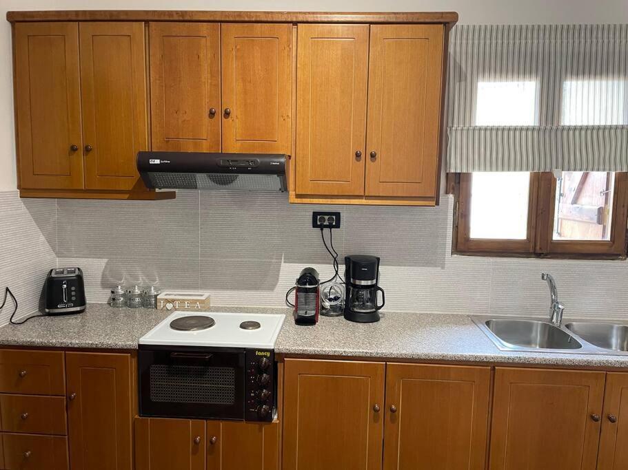 Almond Home Livadia  외부 사진
