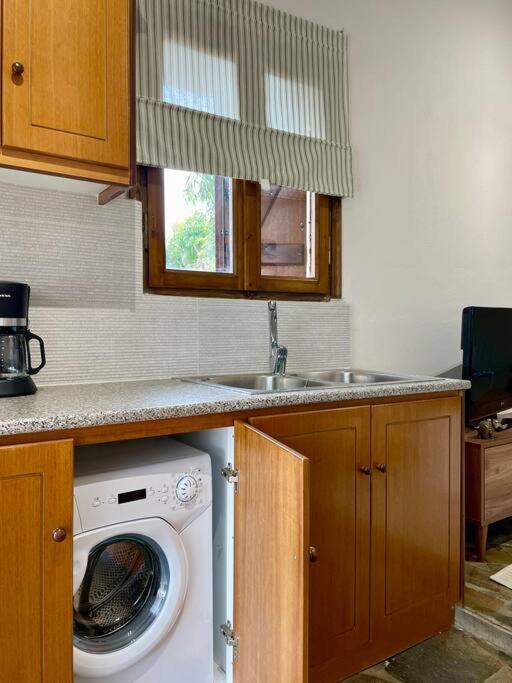 Almond Home Livadia  외부 사진
